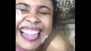 Amadora Que Mostra Rosto 01