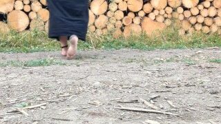 Barefoot – Čubička Bosá V Lese, Špinavé Nožičky – Potřebovaly By Očistit Jazýčkem!