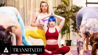 Transfixed – Trans Yoga Teacher Emma Rose Gets Caught Fucking Jewelz Blu In A Public Yoga Class!
