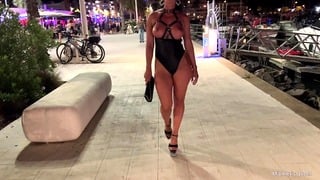 I Suck Cock And Masturbate In Public In Front Of People Walking Down The Street